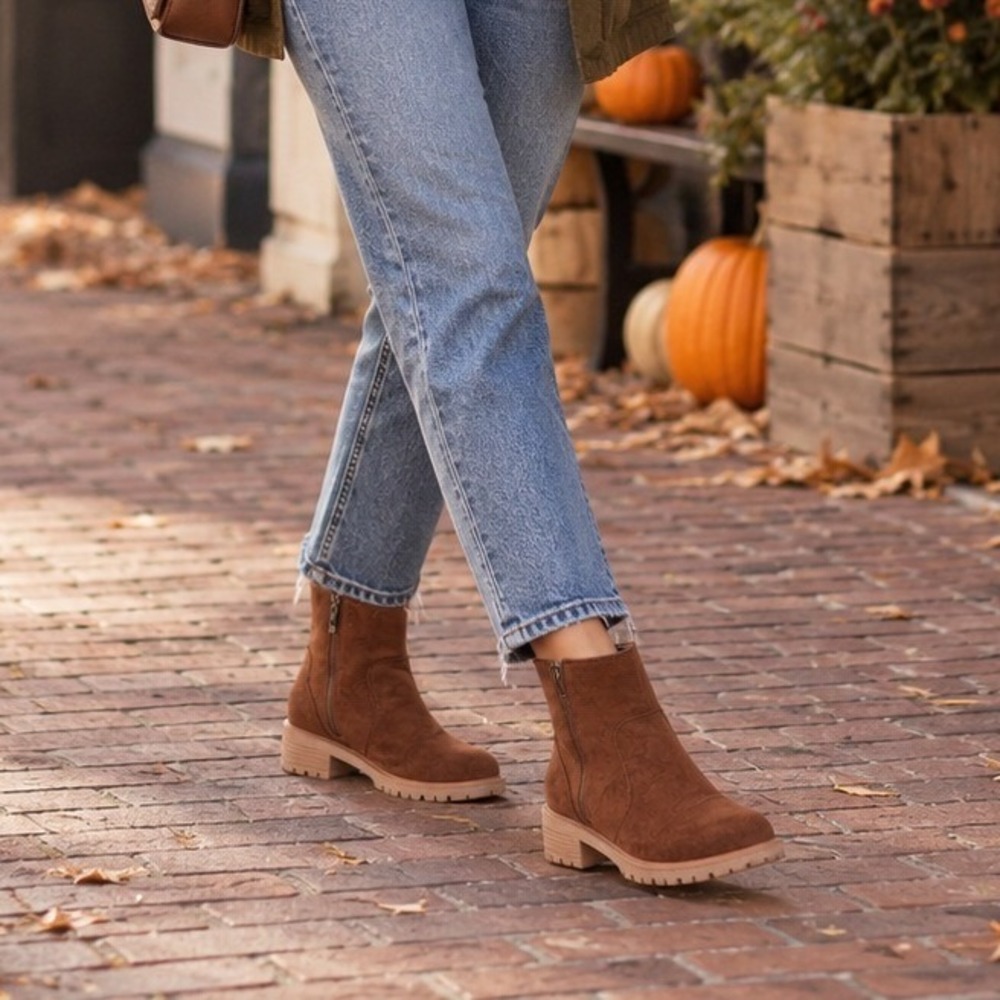 Seven7 Bestie Brown Suede Ankle Boots Lug Sole Zip Booties Size 10 Cowgirl